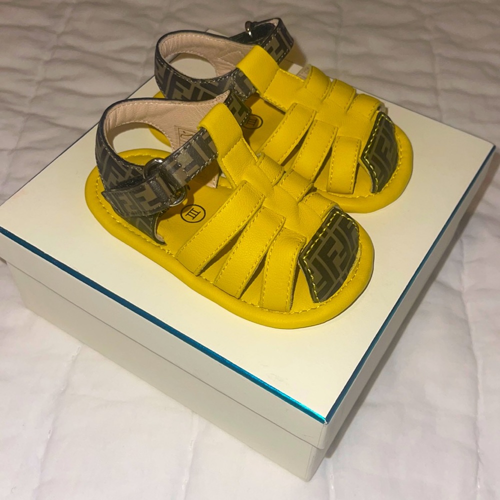 Fendi Pelle Zucca Baby Sandals (Size III) - Picture 1 of 8